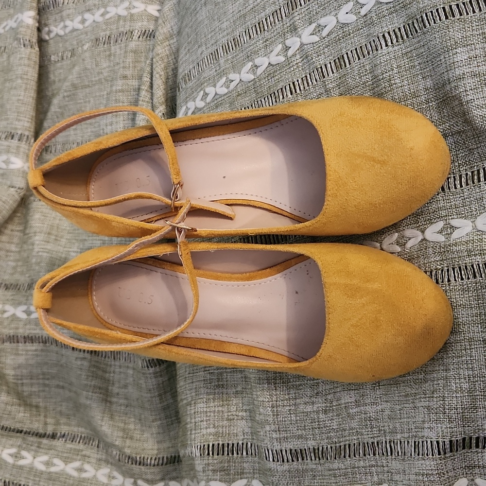 Yellow Women's Mary Jane Heels,  8.5